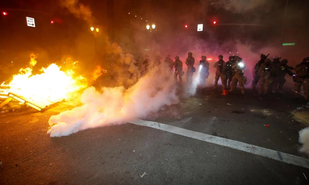 ΗΠΑ: Χιλιάδες κόσμος στους δρόμους του Σιάτλ - Επεισόδια στο Πόρτλαντ